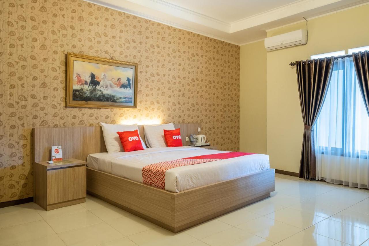 Aleyra Hotel And Villa'S Garut Exteriör bild